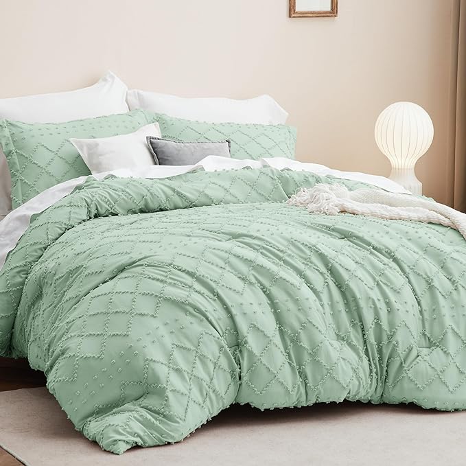 Bedsure Queen Comforter Set - Green Comforter, Boho Tufted Shabby Chic Bedding Comforter Set, 3 Pieces Vintage Farmhouse Bed Set for All Seasons, Fluffy Soft Bedding Set with 2 Pillow Shams - LeafyLoom