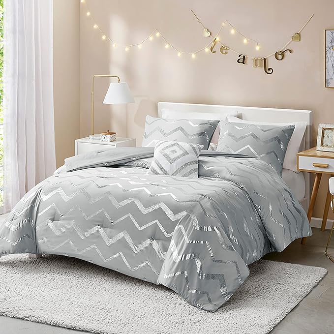 Codi Grey Queen Comforter Set, Silver Print Bedding Sets for Queen Size Bed - 4 Piece includes 1 Queen/Full Comforter with 1 Decorative Pillow and 2 Pillow Cases - All Season Warm - LeafyLoom