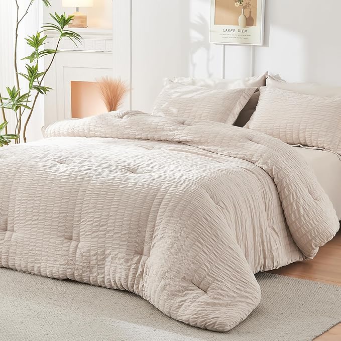 HYMOKEGE Seersucker King Size Comforter Set 3 Pieces, Lightweight Comforter Sets for Bedding, Bed Set with 1 All Season Soft Down Alternative Comforter and 2 Pillow Shams, Beige - LeafyLoom