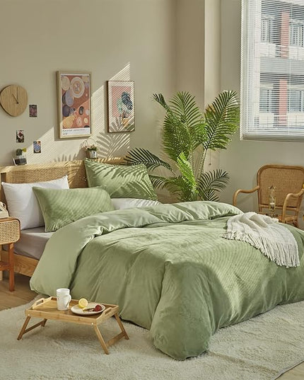 Wellboo Sage Green Velvet Comforter Sets Queen Light Green Fluffy Bedding Solid Color Flannel Quilt Women Men Grass Green Comforters Micromink Sherpa Fuzzy Warm Bed Girls Boys Dorm Plush Bedding Soft - LeafyLoom