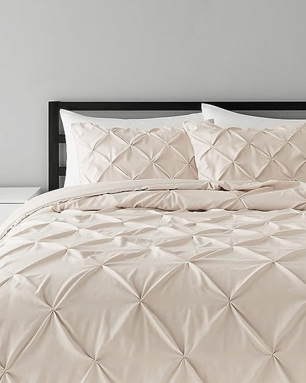 Amazon Basics All-Season Down-Alternative Comforter 3-Piece Bedding Set, Geometric, Pinch Pleat, King, Beige - LeafyLoom