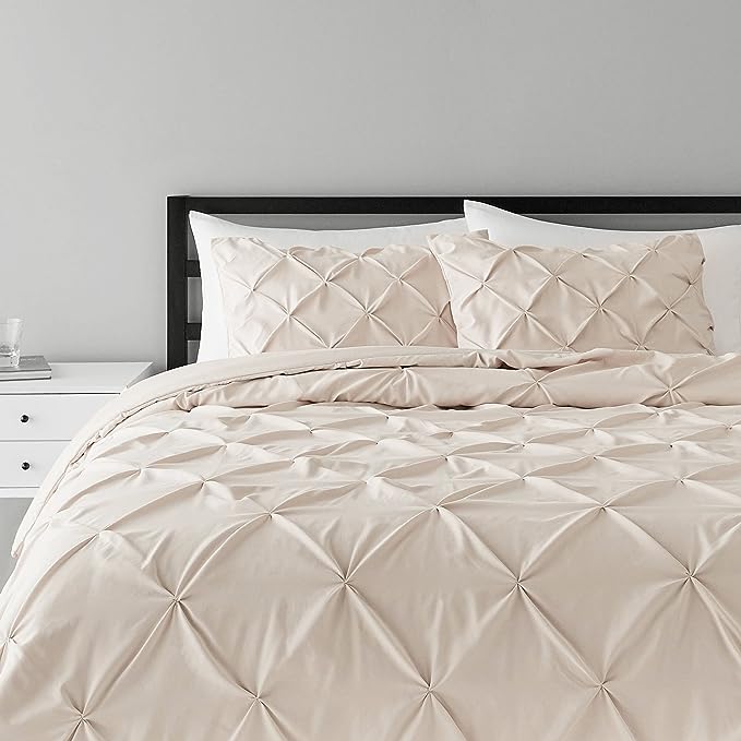 Amazon Basics All-Season Down-Alternative Comforter 3-Piece Bedding Set, Geometric, Pinch Pleat, King, Beige - LeafyLoom