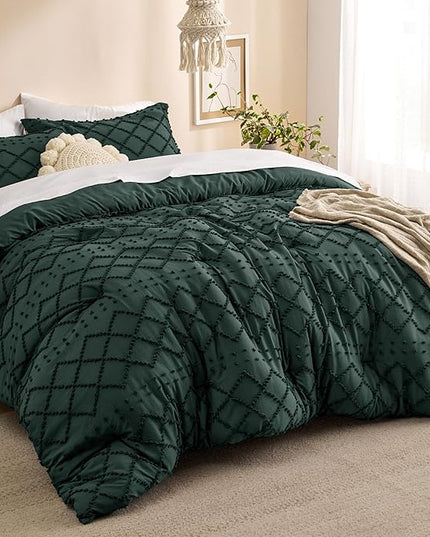 Bedsure Queen Comforter Set - Dark Emerald Green Comforter, Forest Green Boho Tufted Shabby Chic Bedding Comforter Set, 3 Pieces Vintage Farmhouse Bed Set with 2 Pillow Shams for All Seasons - LeafyLoom