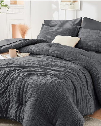 HYMOKEGE Seersucker King Size Comforter Set 3 Pieces, Lightweight Comforter Sets for Bedding, Bed Set with 1 All Season Soft Down Alternative Comforter and 2 Pillow Shams, Dark Grey - LeafyLoom