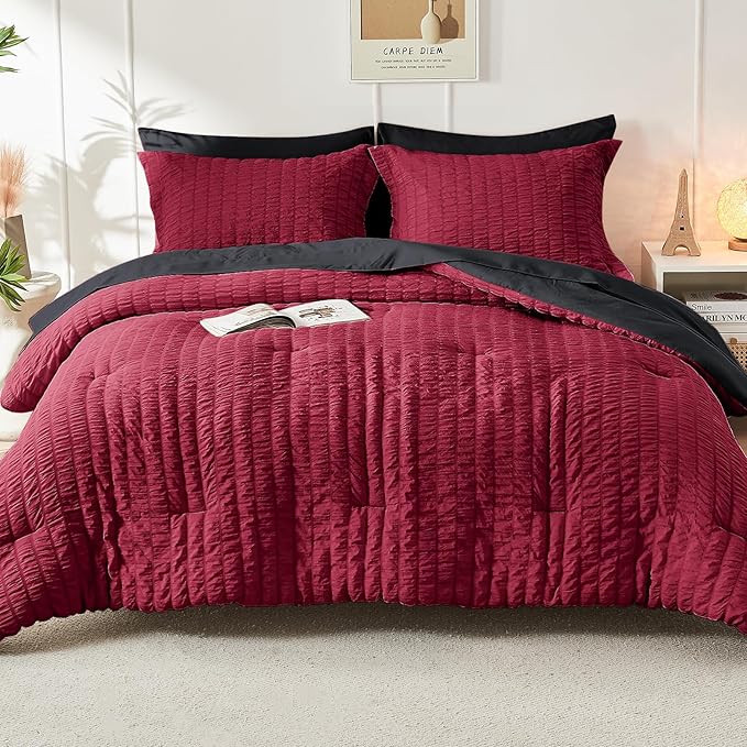 HYMOKEGE Seersucker Queen Comforter Set 3 Pieces, Lightweight Comforter Sets for Bedding, Bed Set with 1 All Season Soft Down Alternative Comforter and 2 Pillow Shams, Red and Black - LeafyLoom