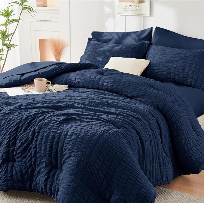 HYMOKEGE Seersucker King Size Comforter Set 3 Pieces, Lightweight Comforter Sets for Bedding, Bed Set with 1 All Season Soft Down Alternative Comforter and 2 Pillow Shams, Navy Blue - LeafyLoom