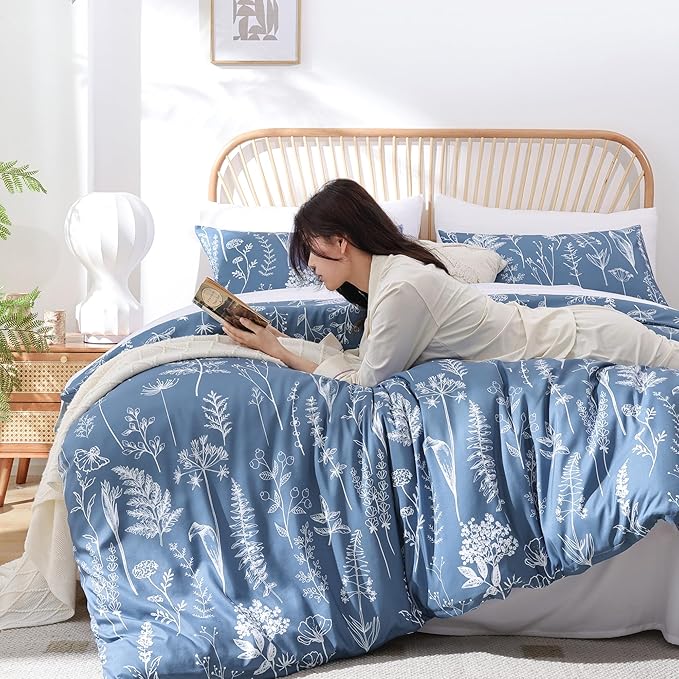 JANZAA Comforters Queen Size Queen Comforter Blue Bedding Cute Floral Bed Set, Lightweight Soft Botanical Flower Comforter and 2 Pillow Cases All Season - LeafyLoom