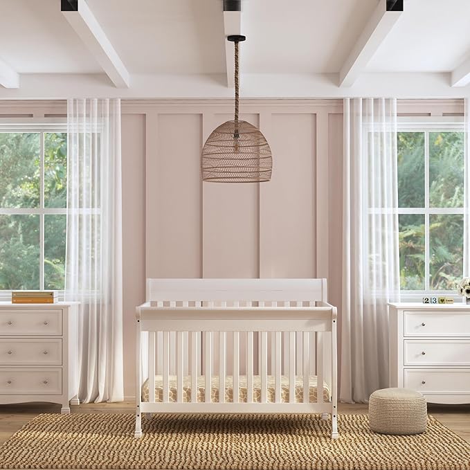 DaVinci Kalani 4-in-1 Convertible Crib in White, Greenguard Gold Certified - LeafyLoom