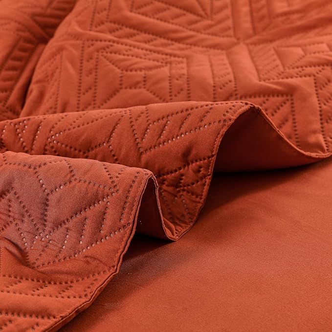 WONGS BEDDING Burnt Orange Comforter Set King Size(104“×90”),Reversible terracotta Boho Geometric Textured Bedding Comforter Sets - 3 Pieces Soft Microfiber Ultrasonic Bedding with 2 Pillow Cases - LeafyLoom