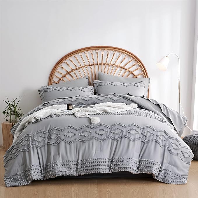 KAKIJUMN Grey 7-Piece Bohemian Geometric Tufted Comforter Set, All Season Microfiber Bedding Set(Queen) - LeafyLoom