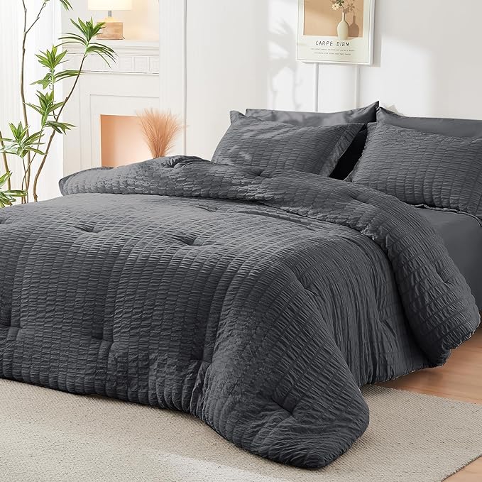 HYMOKEGE Seersucker Queen Comforter Set 3 Pieces, Lightweight Comforter Sets for Bedding, Bed Set with 1 All Season Soft Down Alternative Comforter and 2 Pillow Shams, Dark Grey - LeafyLoom