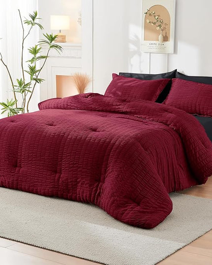 HYMOKEGE Seersucker Queen Comforter Set 3 Pieces, Lightweight Comforter Sets for Bedding, Bed Set with 1 All Season Soft Down Alternative Comforter and 2 Pillow Shams, Red and Black - LeafyLoom