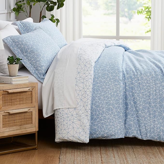 Southshore Fine Living, Inc. King Size Comforter Set with 2 Pillow Shams, Reversible Geometric Print is 2 Colors in 1 - Alternative Down Comforter King/Cal King, Soft Microfiber, Sky Blue & White - LeafyLoom