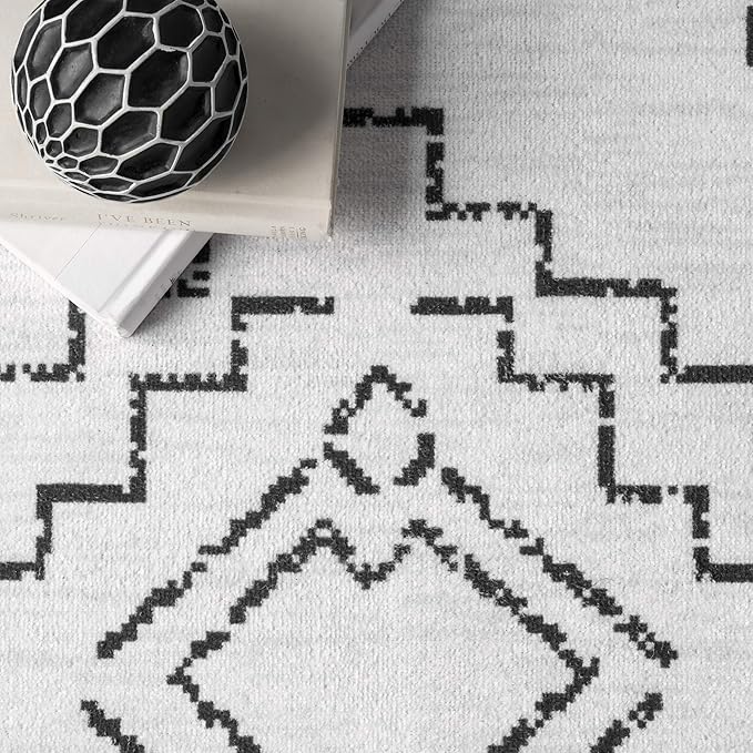 nuLOOM Noa Machine Washable Tribal Moroccan Ultra Thin Area Rug, 4x6, Ivory - LeafyLoom