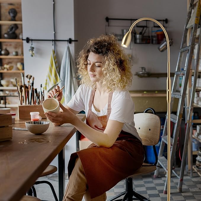 O’Bright Ray – Adjustable LED Beam Floor Lamp, Dimmable and Zoomable Spotlight, Flexible Gooseneck, Reading/Crafting Standing Lamp, Work Table Light, Antique Brass - LeafyLoom