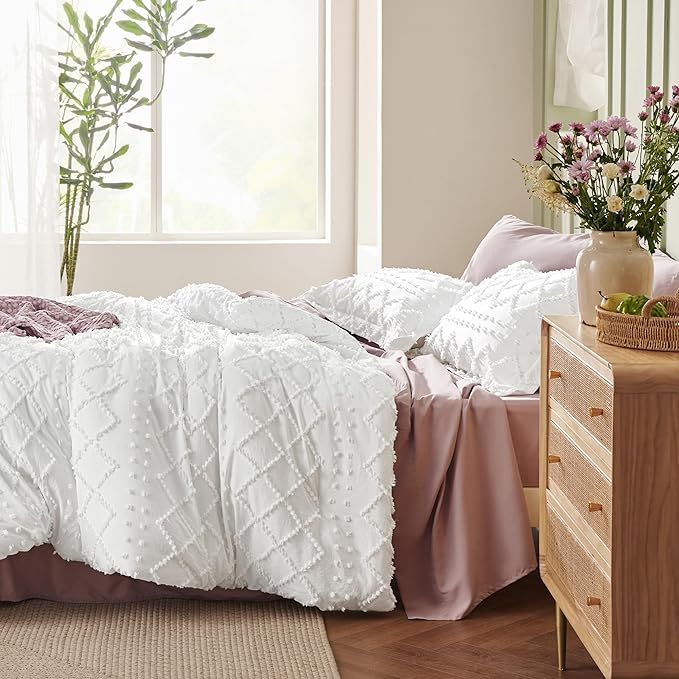 Bedsure Queen Comforter Set - Dusty Rose Boho Comforter, Tufted Shabby Chic Bedding Comforter Set, 3 Pieces Vintage Farmhouse Bed Set for All Seasons, Fluffy Soft Bedding Set with 2 Pillow Shams - LeafyLoom