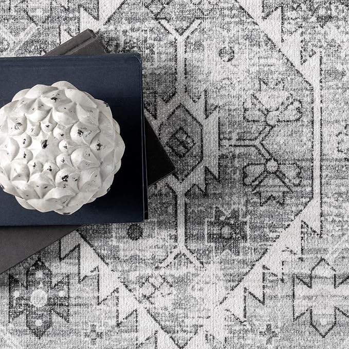 nuLOOM Gracie Distressed Medallion Machine Washable Ultra Thin Area Rug, 4x6, Grey - LeafyLoom