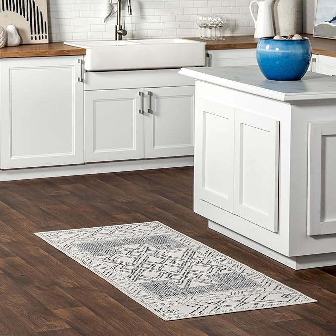 nuLOOM Mia Machine Washable Geometric Medallion Ultra Thin Runner Rug, 2' 6" x 10', Light Grey - LeafyLoom