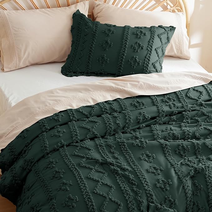 Bedsure Tufted Boho Comforter Set Queen - Dark Emerald Green Boho Bedding Comforter Set, 3 Pieces Farmhouse Shabby Chic Embroidery Bed Set, Soft Jacquard Comforter for All Seasons - LeafyLoom