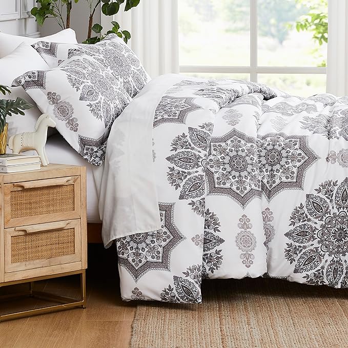 Southshore Fine Living, Inc. Oversized Full/Queen Comforter Bedding Set, Down Alternative Boho Bedspread, Paisley Floral Print Comforter, Full Size/Queen with 2 Matching Shams, Grey on White - LeafyLoom