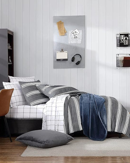 Nautica- King Comforter Set, Reversible Bedding with Matching Sham(s), Casual Home Decor (Craver Black, King) - LeafyLoom