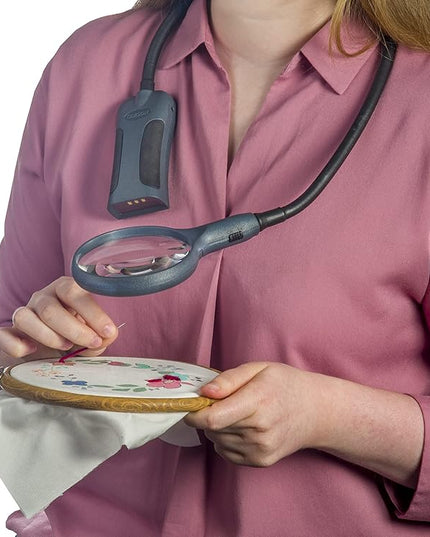 Carson BoaMag 2.5x LED Lighted Flexible Neck Magnifier and Flashlight (SM-22) - LeafyLoom