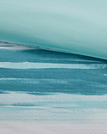 Madison Park Marina Comforter Quilt Combo Set - Modern Luxury Design, All Season Down Alternative Bedding, Matching Shams, Decorative Pillows, Full/Queen(90"x90"), Aqua 8 Piece - LeafyLoom