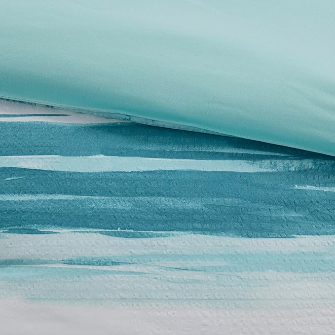 Madison Park Marina Comforter Quilt Combo Set - Modern Luxury Design, All Season Down Alternative Bedding, Matching Shams, Decorative Pillows, Full/Queen(90"x90"), Aqua 8 Piece - LeafyLoom