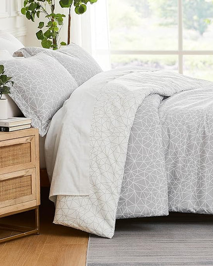 Southshore Fine Living, Inc. King/California King Size Comforter Set with 2 Pillow Shams, Reversible Geometric Print is 2 Colors in 1 - Alternative Down Comforter for King Beds, Grey & White - LeafyLoom