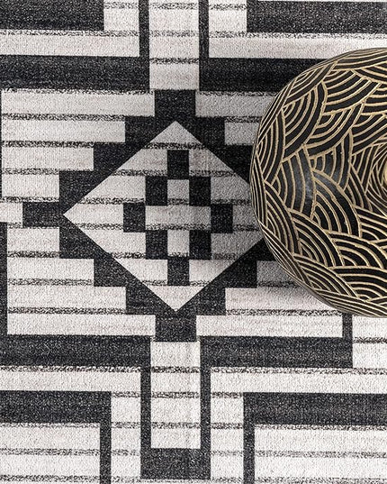 nuLOOM Tashia Modern Geometric Machine Washable Ultra Thin Area Rug, 5' x 8', Charcoal - LeafyLoom