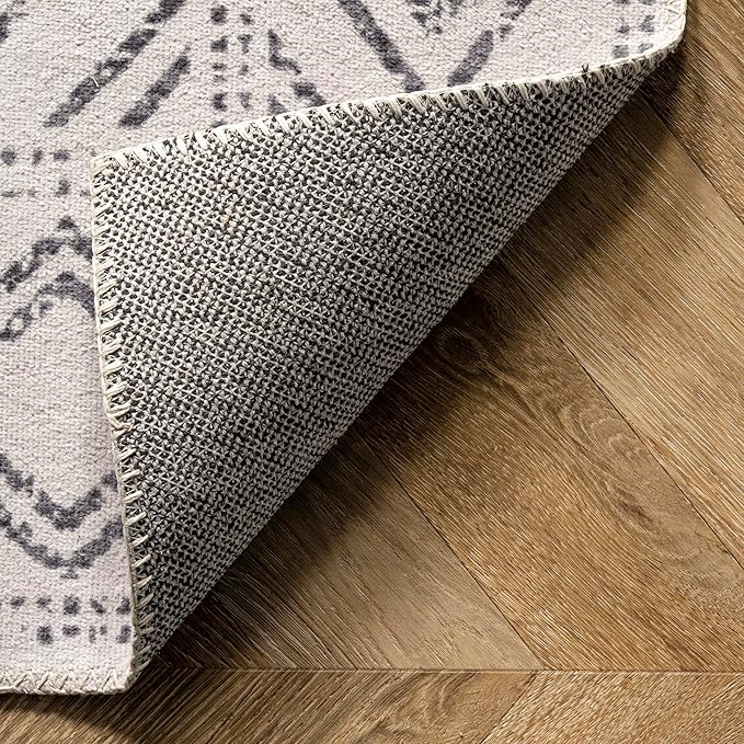 nuLOOM Mia Machine Washable Geometric Medallion Area Rug, 4' x 6', Light Grey, Rectangular, 0.1" Thick - LeafyLoom