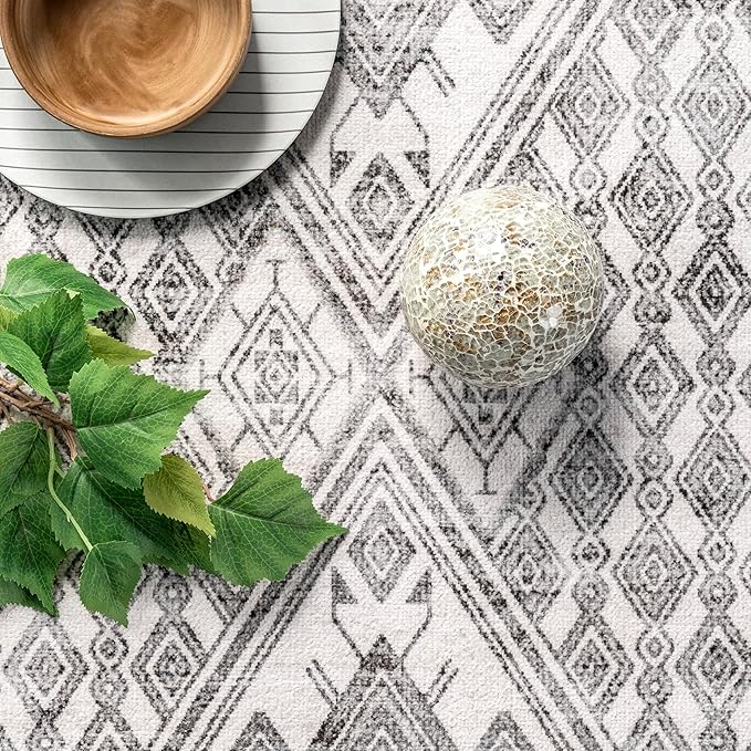 nuLOOM Hettie Transitional Tribal Machine Washable Ultra Thin Area Rug, 3' x 5', Light Grey - LeafyLoom